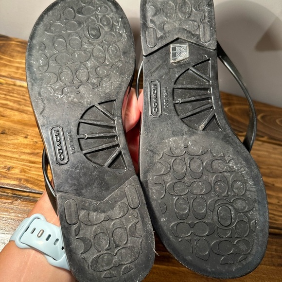 COACH Landon Black Jelly Flip Flop Sandals with Gold Bow sz: 8B - Picture 2 of 9